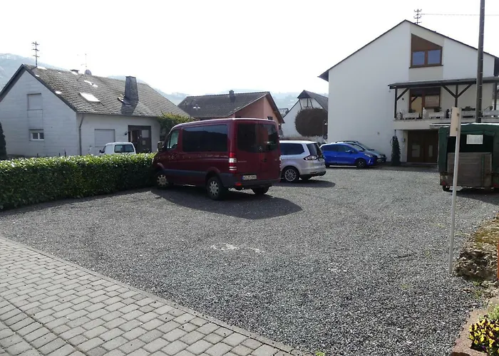 Weingut & Gaestehaus Edwin Hoffmann *